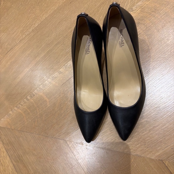 Michael Kors Pumps - Picture 2 of 4